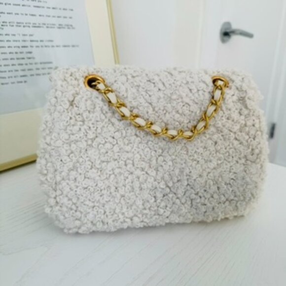 NWOT Cream Plush Shoulder Bag Fashion Fluffy Crossbody Purse Gold Hardware - Picture 6 of 10